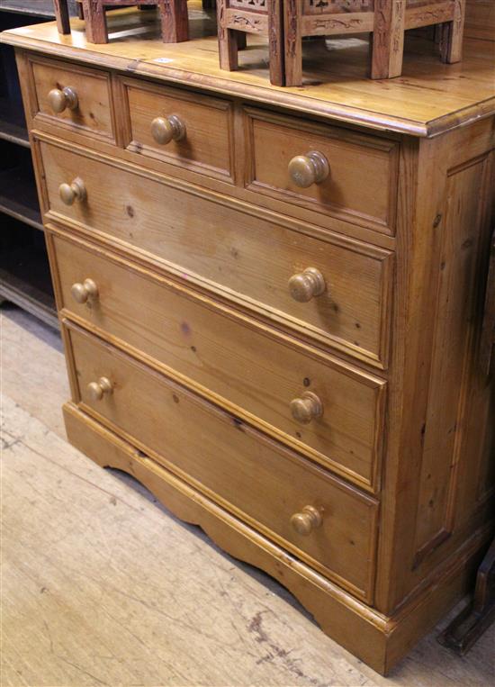 Pine chest of drawers